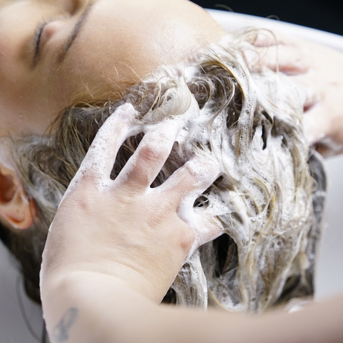 CARE BLONDE SAVIOR BRIGHTENING SHAMPOO 1L